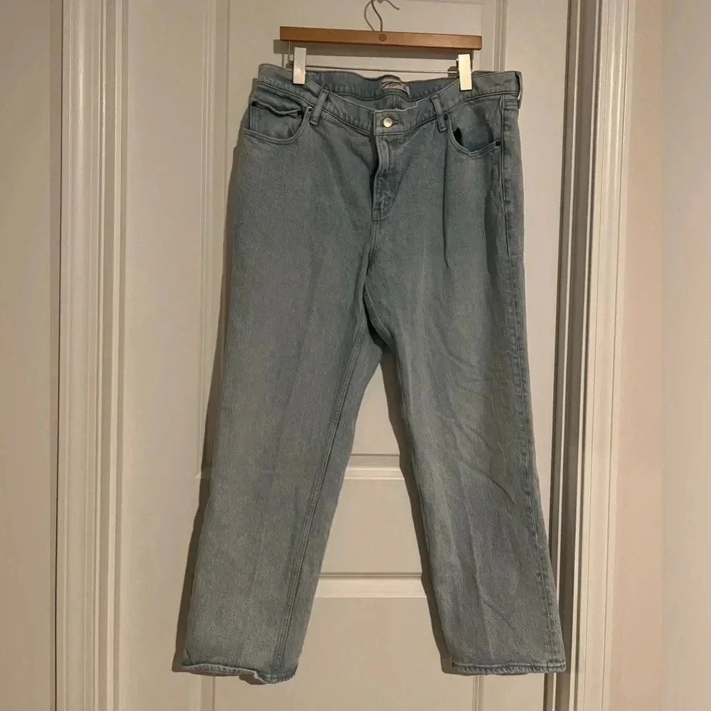 Abercrombie & Fitch The 90’s Straight low rise jeans size 34